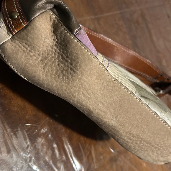 Coach Patchwork Hobo Gold and Cream
Fairly good condition clean inside - Picture 3 of 7